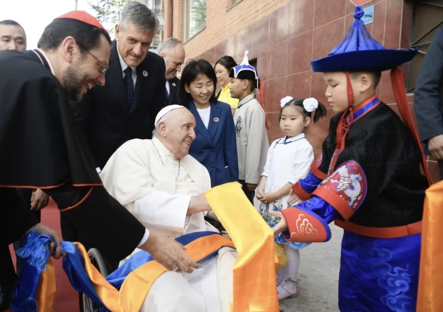 Il successore di Pietro per la prima volta in Mongolia 