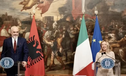 Il governo Meloni prova a dirottare gli immigrati in Albania