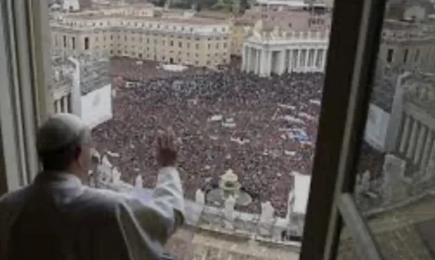 Il Papa torna a pregare l’angelus a San Pietro con sorpresa: crea la Giornata Mondiale dei Bambini