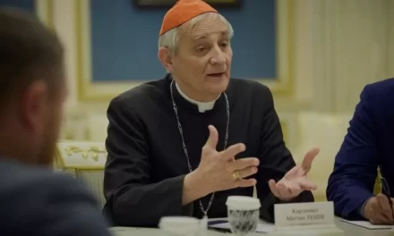 Il cardinale Zuppi chiede prudenza sul premierato e auspica un’Europa più coesa