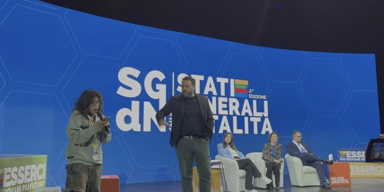 Alcuni universitari contestano la promozione della natalità in un’Italia che invecchia