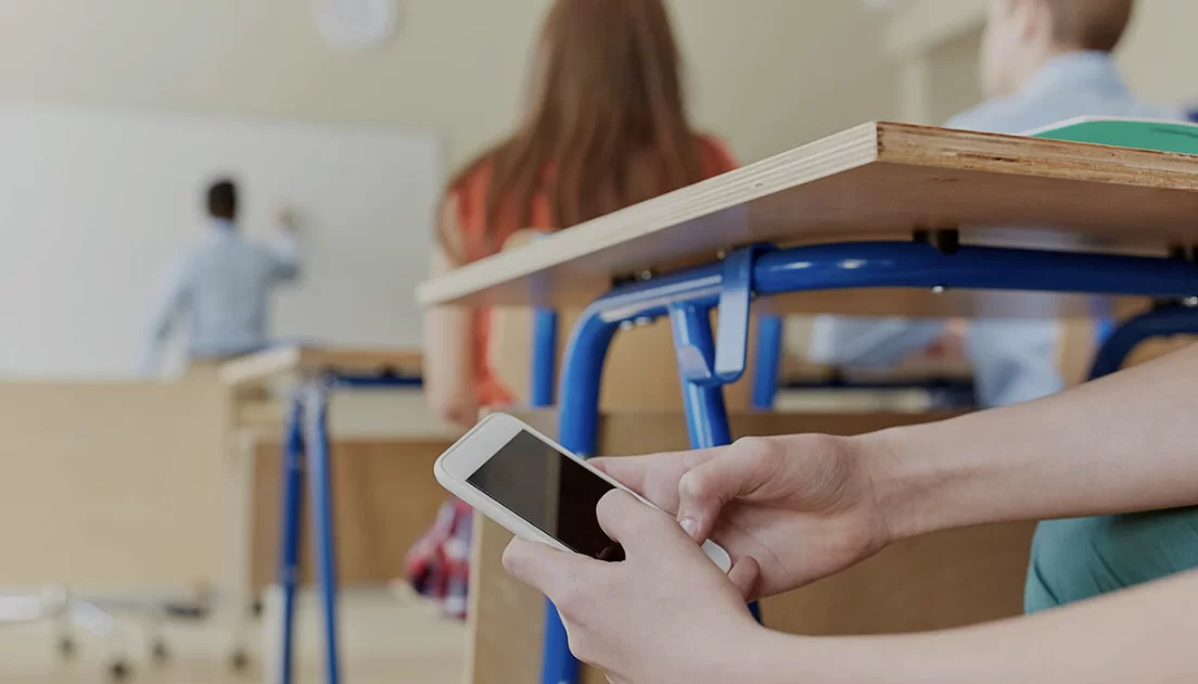 Scuola: Stop ai cellulari e bocciatura per cattiva condotta