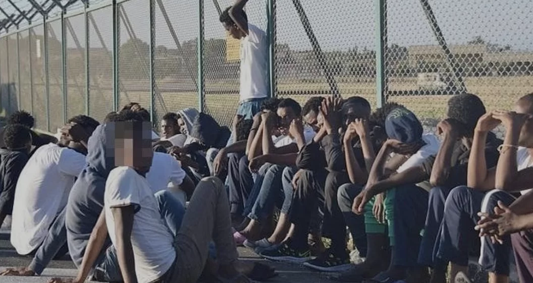 Mandare i migranti in Albania si rivela inutile e costoso