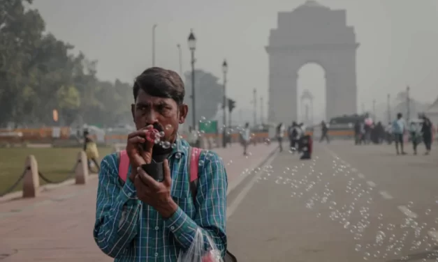 New Delhi soffocata dall’inquinamento atmosferico