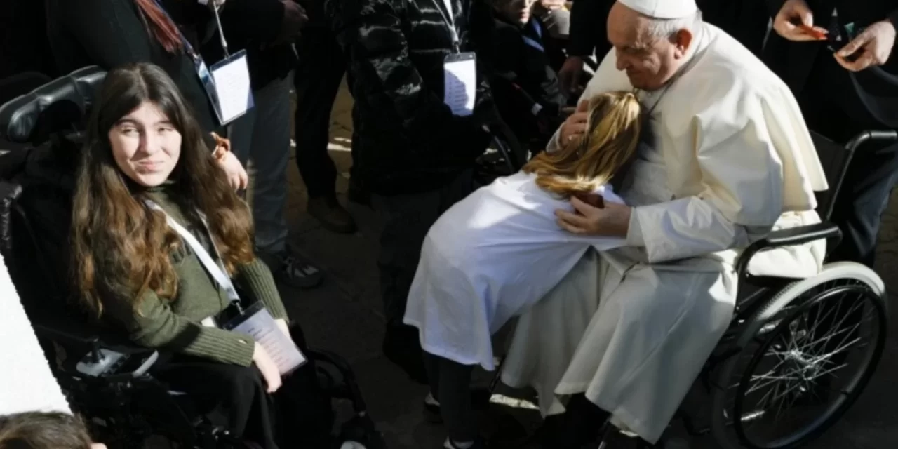 Papa Francesco ad Ajaccio: Un Messaggio di Speranza e Cura per i Ministri della Chiesa