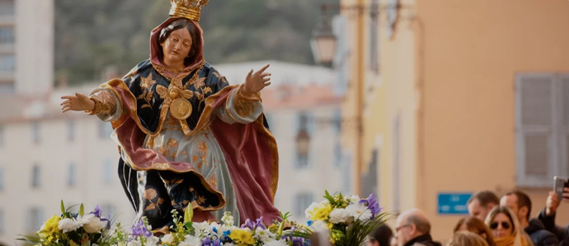 Papa Francesco in Corsica: pietà popolare e Mediterraneo al centro del 47° viaggio apostolico