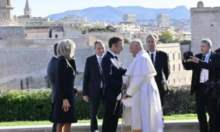 Papa Francesco non andrà a Parigi per la riapertura della Cattedrale Notre-Dame