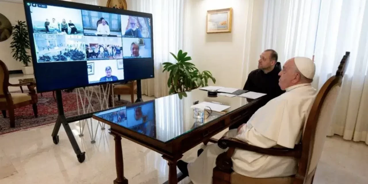 Papa Francesco ai giovani ucraini: “Siate patrioti veri, amate e perdonate”