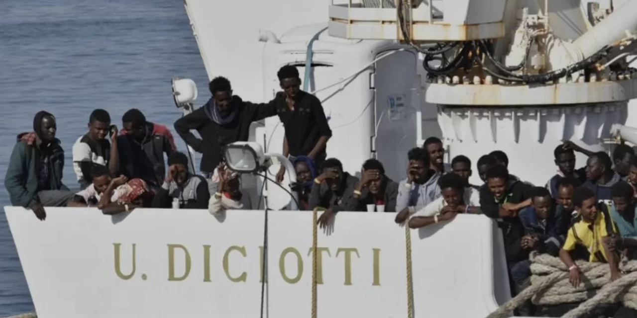 La Cassazione riconosce il risarcimento ai migranti trattenuti sulla nave Diciotti