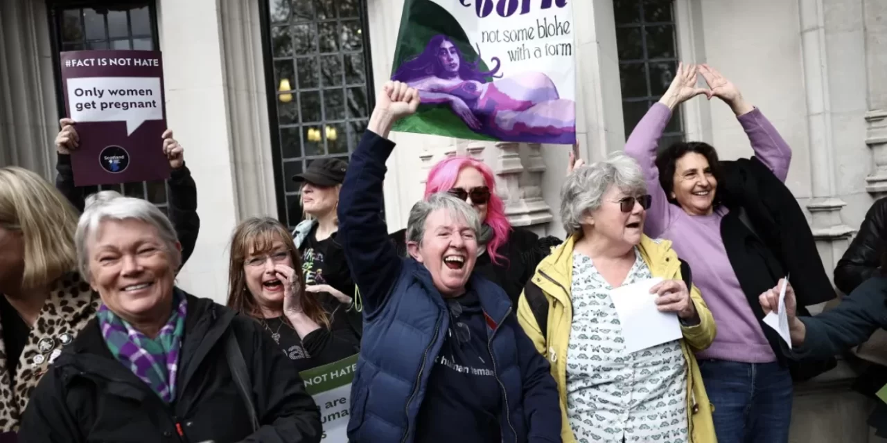 Arriva la sentenza della Corte Suprema britannica sulla definizione di “donna”