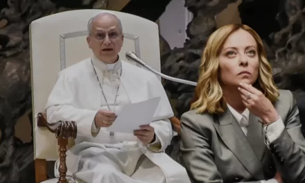 Giorgia Meloni telefona a Leone XIV: convergenza di intenti o solo propaganda?