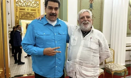 Venezuela, la guerra del petrolio travestita da crociata antidroga: la lezione bolivariana secondo Vasapollo