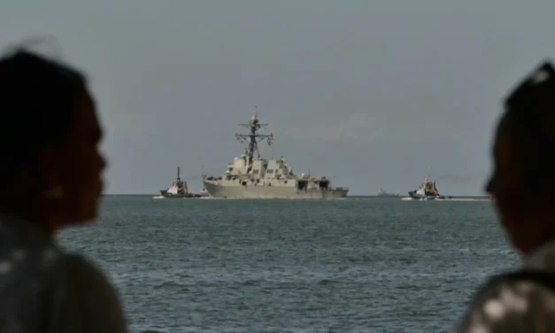 L’ombra delle navi nel Caribe e il destino di un popolo