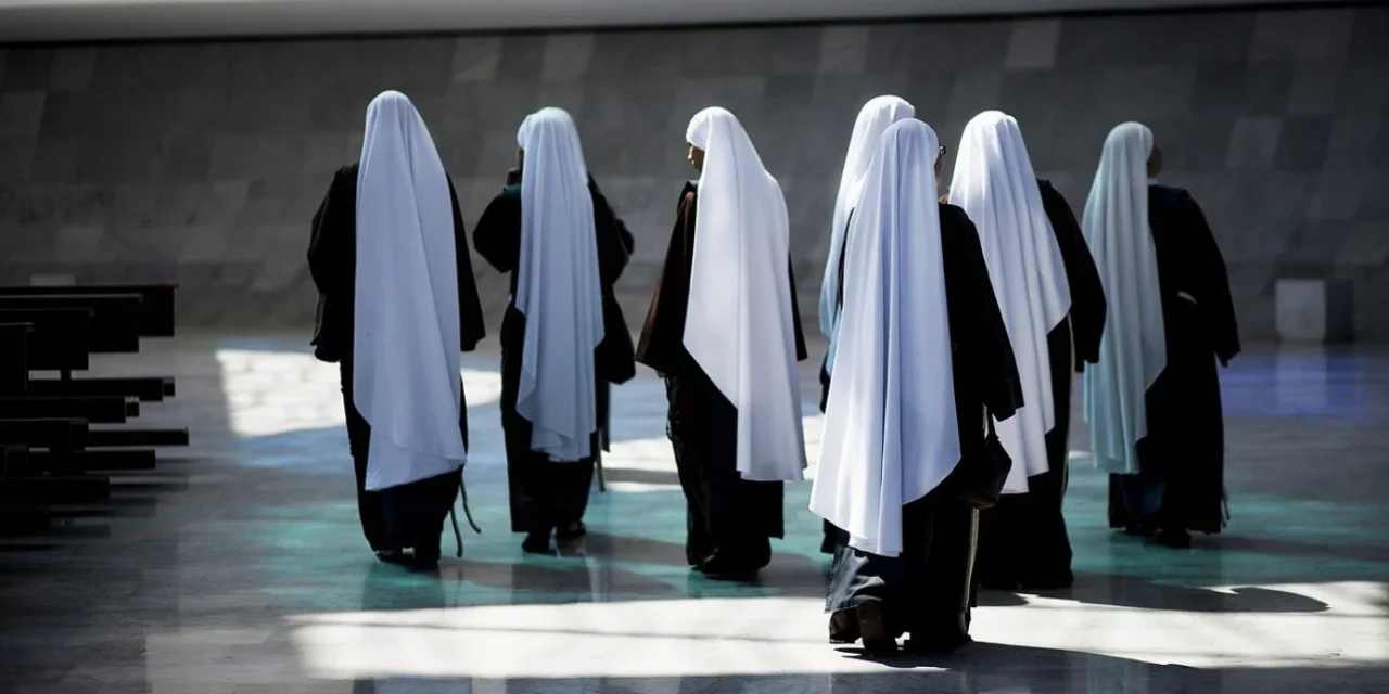 Il conflitto ecclesiale attorno al fondatore