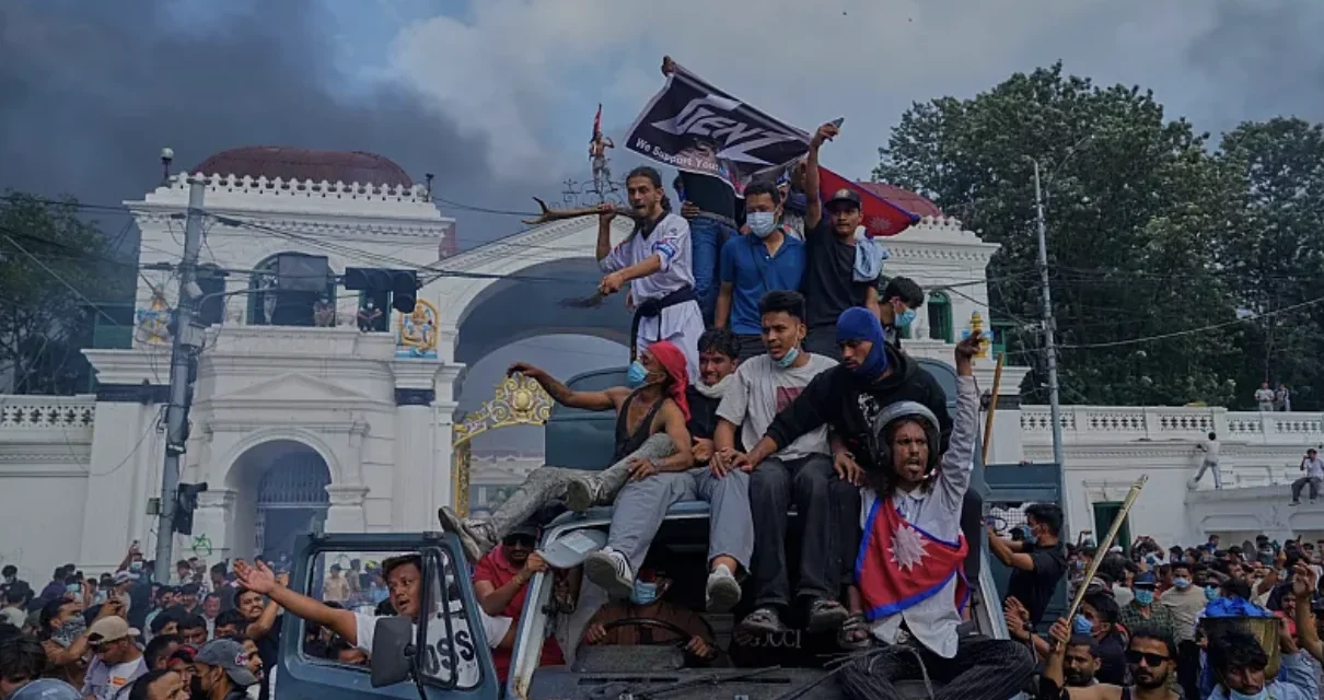 La CIA ha finanziato la rivolta dei giovani in Nepal?