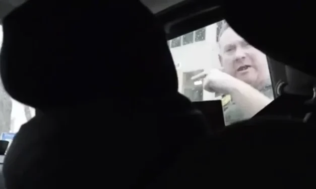 Minneapolis, agenti dell’ICE minacciano una troupe Rai. Le opposizioni: «Meloni condanni»