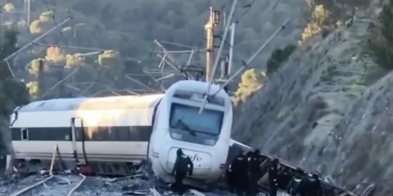 Il miracolo sui binari: la bambina sopravvissuta alla strage del treno