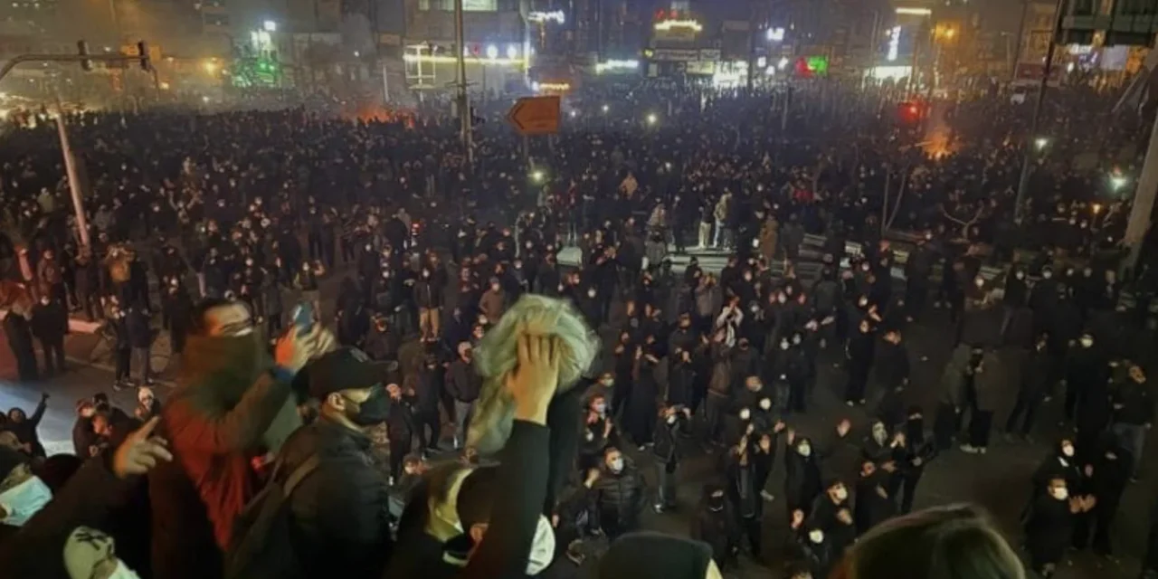 Iran sull’orlo: proteste, repressione e la diplomazia sotto minaccia