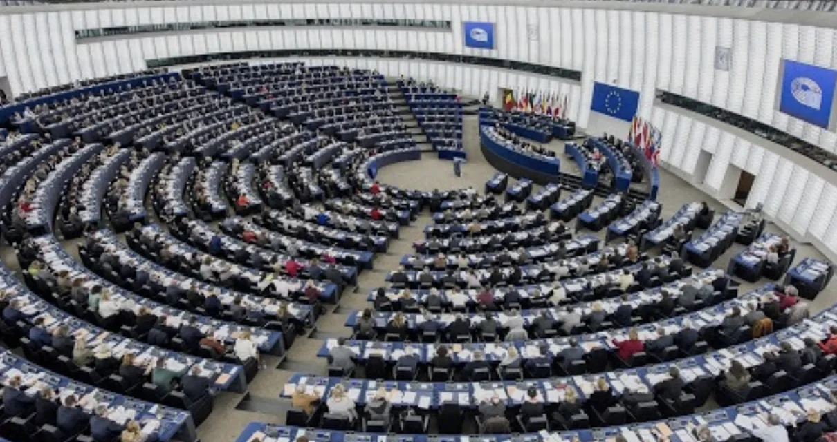 Il Parlamento Europeo blocca temporaneamente l’accordo commerciale con il Mercosur e lo rimette alla Corte di Giustizia