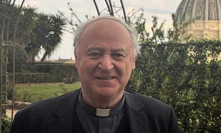 Il Papa eleva Renzo Pegoraro all’episcopato: guiderà la Pontificia Accademia per la Vita con il titolo di arcivescovo