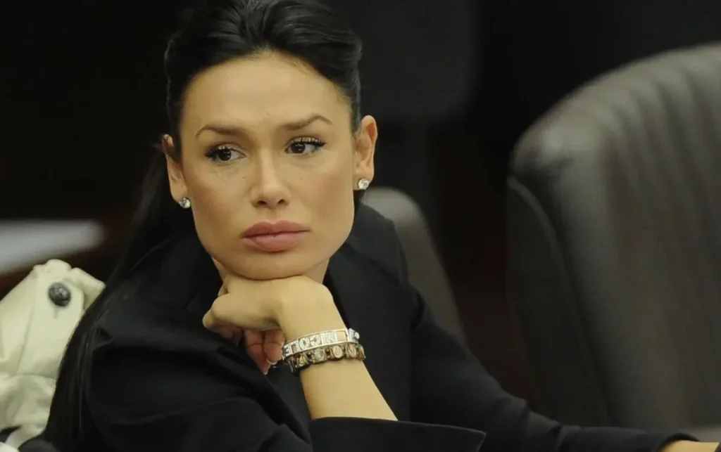 La grazia e la graziosità. Il nuovo caso di Nicole Minetti 1 nicole minetti2