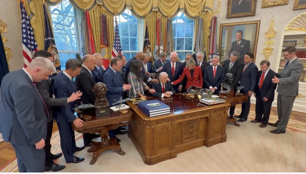 pastori pregano su trump