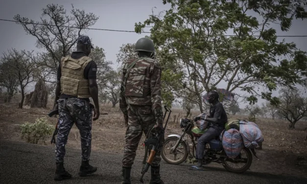 Bénin, l’ultimo domino: il jihadismo saheliano punta il paese che l’Occidente ha dimenticato