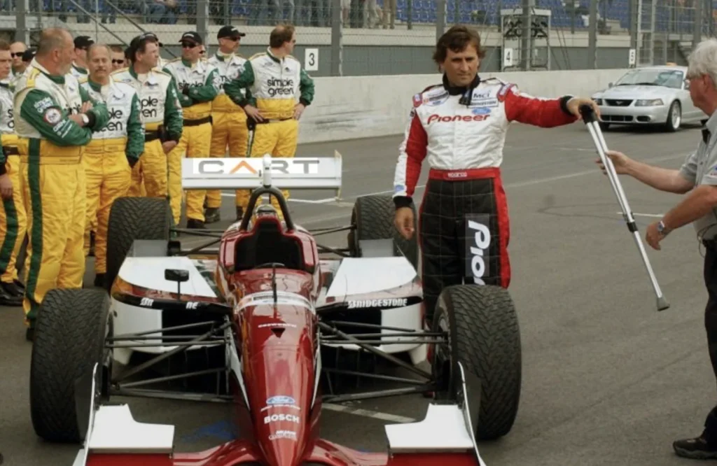 alex zanardi completa la corsa dopo incidente