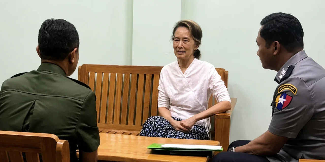 Aung San Suu Kyi, la prigioniera spostata nella vetrina del regime