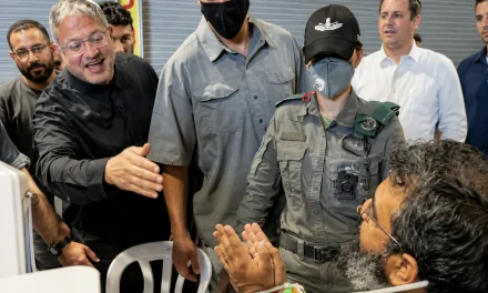 Ben-Gvir umilia gli attivisti della Flottiglia pro Gaza in diretta
