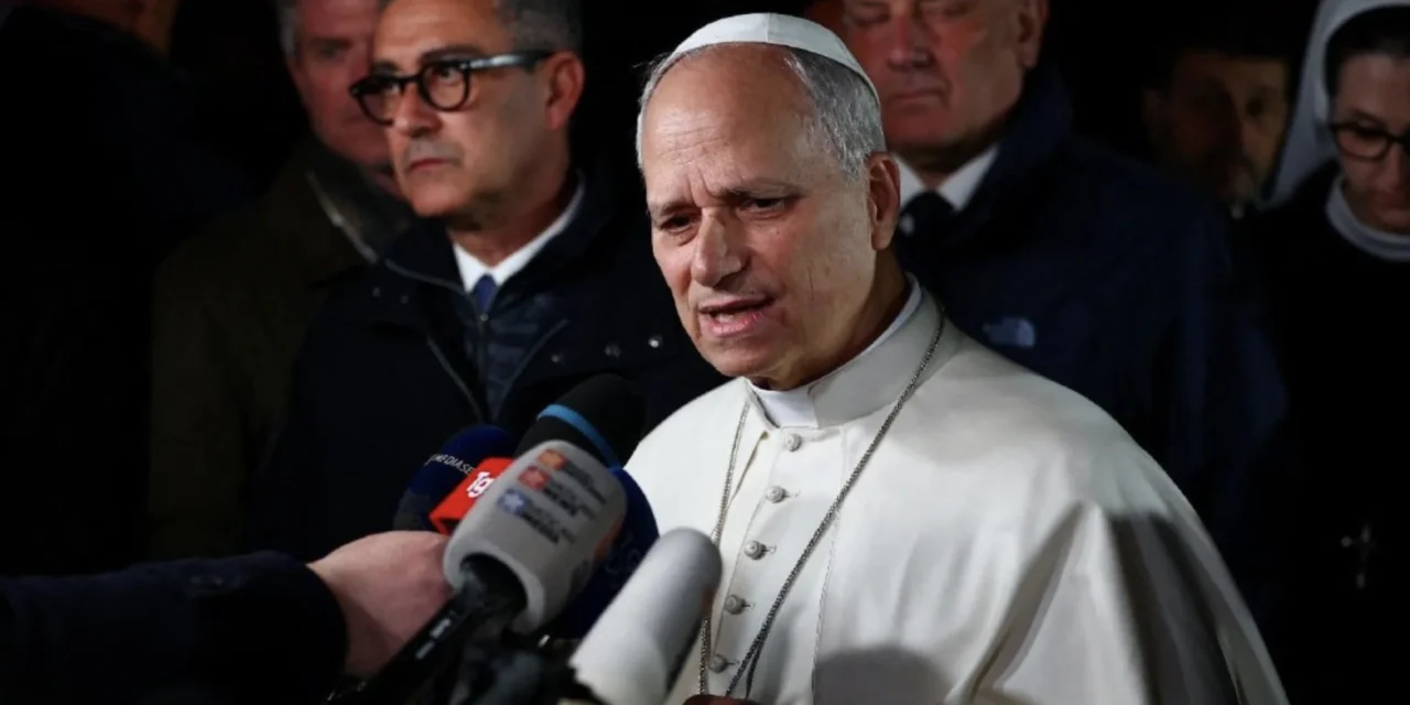 La parola del Papa e il tweet del presidente