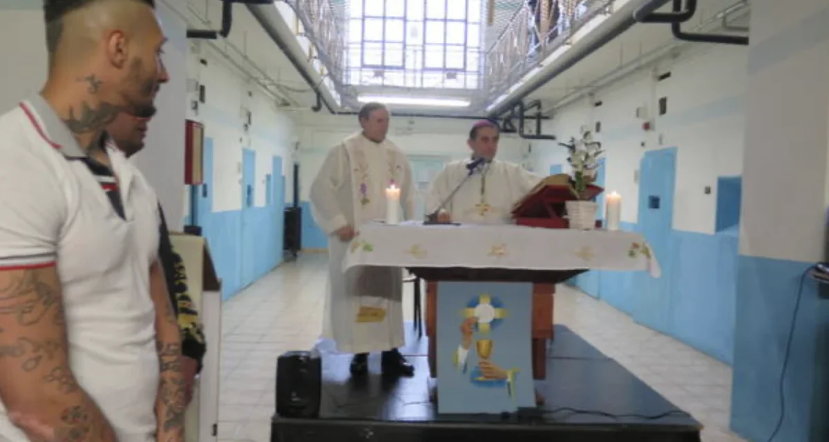 USA, cappellani cattolici di nuovo ammessi nelle carceri