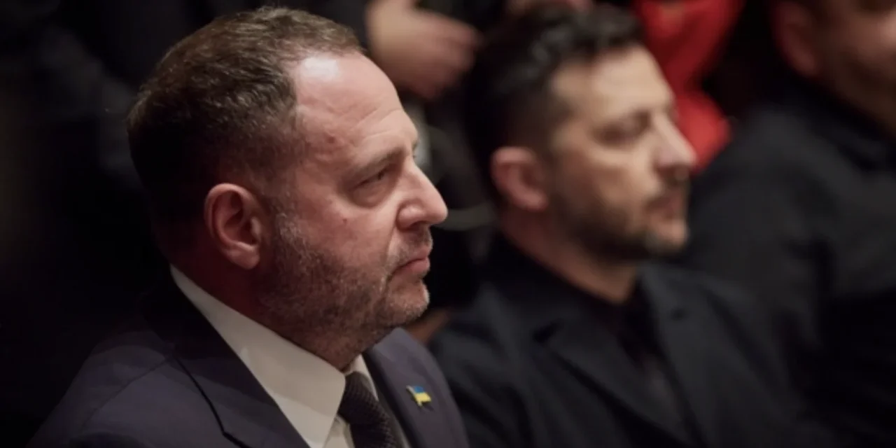 Ucraina, arresto Yermak e mediazione Merkel