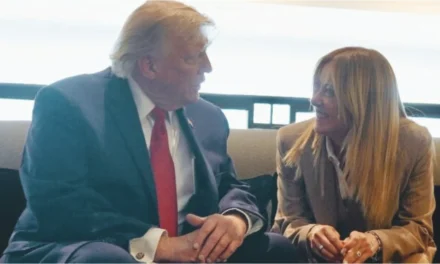 Trump umilia Meloni: il Mida al contrario e la mezzanotte di Cenerentola