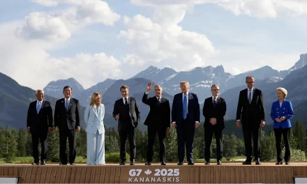 Trump al G7 di Evian da vincitore: la pace con l’Iran è ancora una promessa