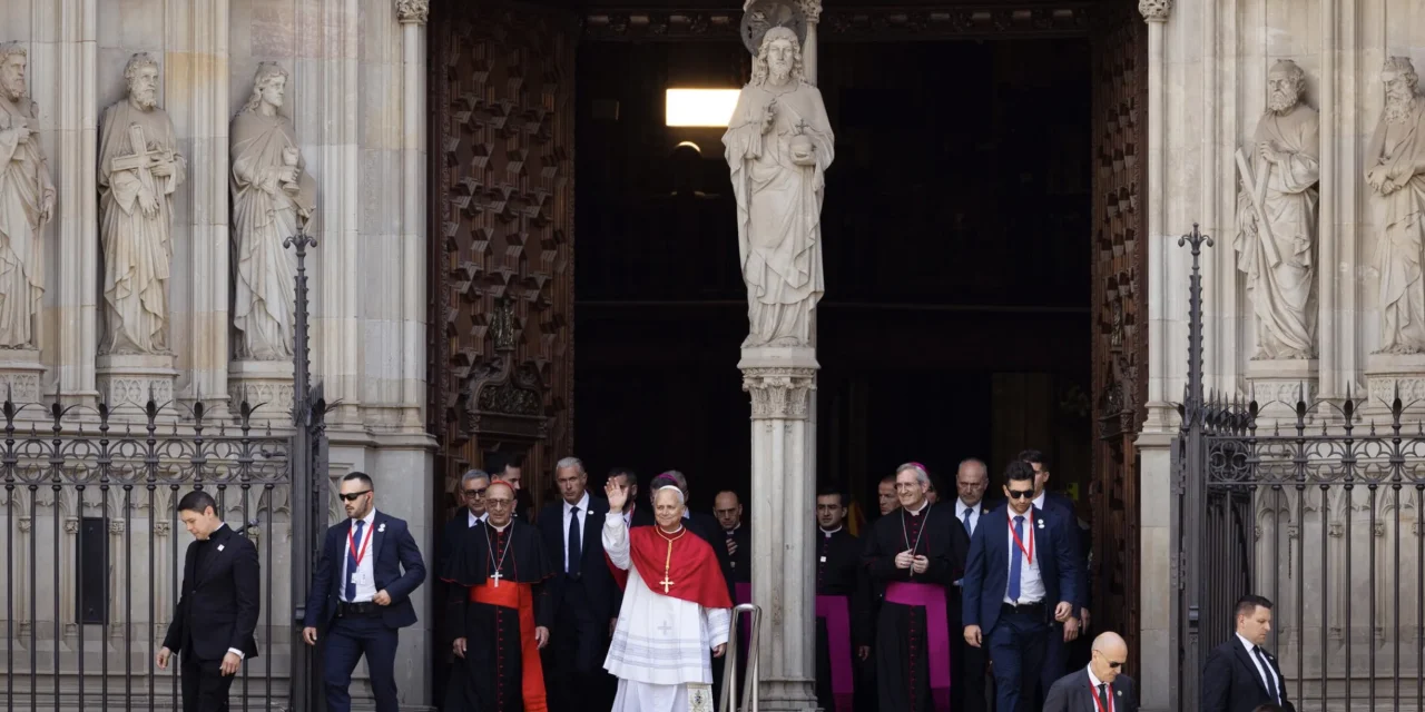 Leone XIV a Barcellona: «Siamo forti perché uniti» — il Papa alla Cattedrale di Santa Eulalia