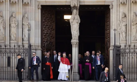 Leone XIV a Barcellona: «Siamo forti perché uniti» — il Papa alla Cattedrale di Santa Eulalia