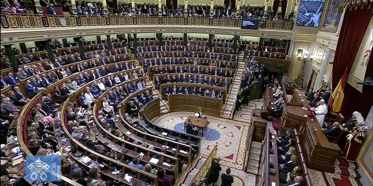  Leone XIV al Parlamento spagnolo: la dignità umana come misura della legge