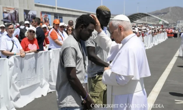 Leone XIV ad Arguineguín: il Vangelo dei migranti sulla riva dell’Atlantico
