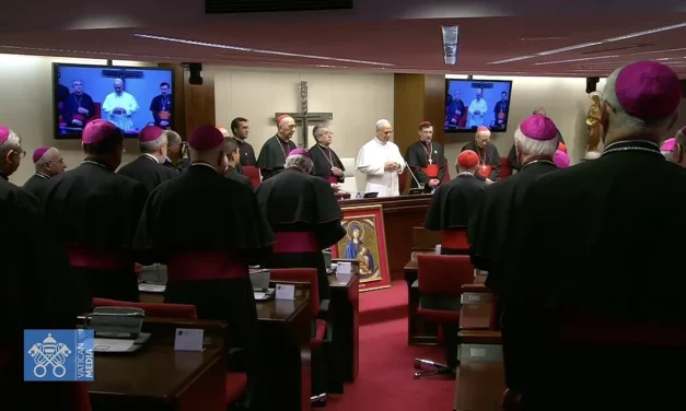 Leone XIV ai vescovi spagnoli: la Chiesa in cammino non teme i bagagli leggeri