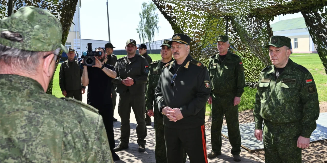 Zelensky avverte Lukashenko: la guerra dei nervi sul confine nord