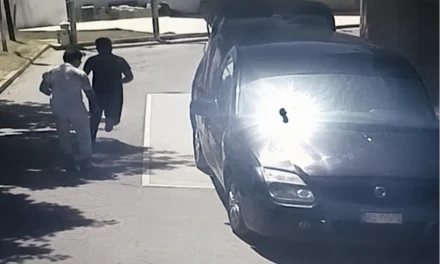 Bruciati vivi per una paga mai arrivata