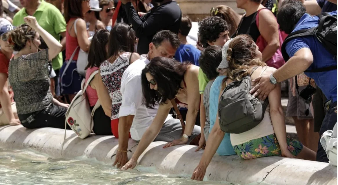 Ondate di calore in Europa, oltre 1.300 morti: l’emergenza climatica diventa sanitaria