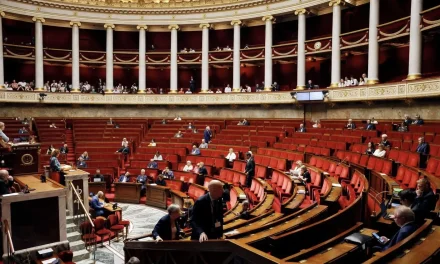 Fine vita in Francia: la legge sull’aiuto a morire e la visita di Leone XIV