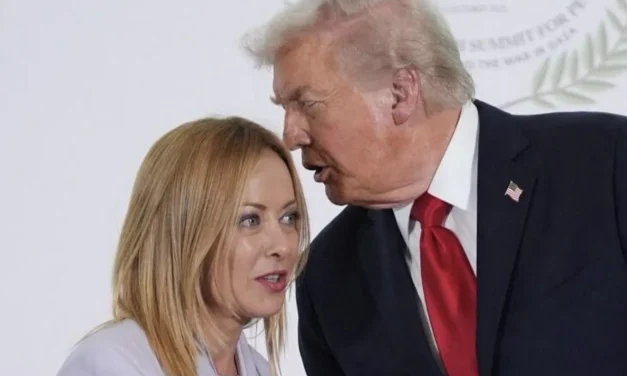 Meloni ad Ankara: dopo gli insulti di Trump, l’Italia non può più mendicare un’amicizia speciale