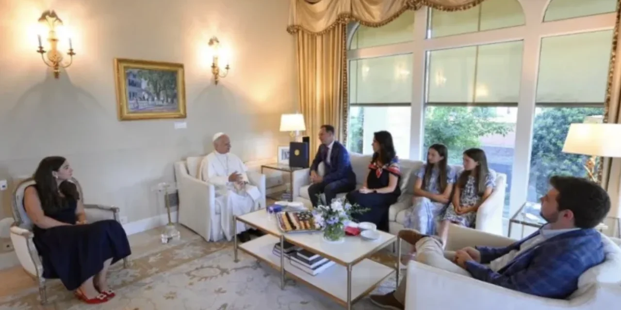 Il Papa non è un presidente in miniatura