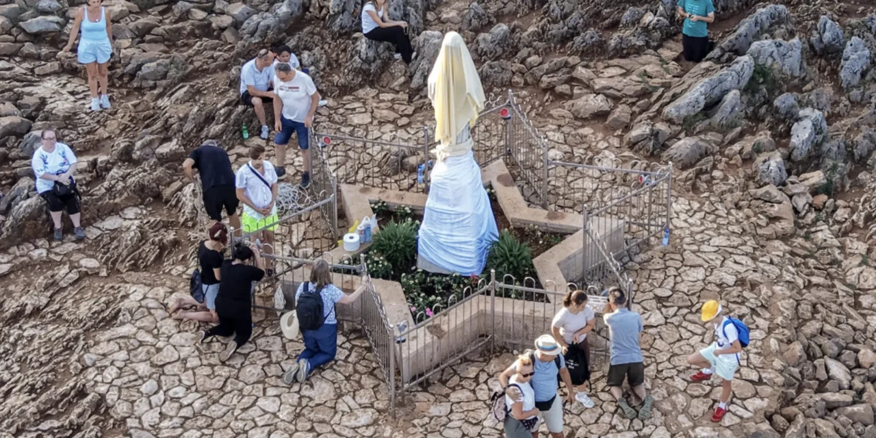 Medjugorje, quando l’odio profana il silenzio della preghiera