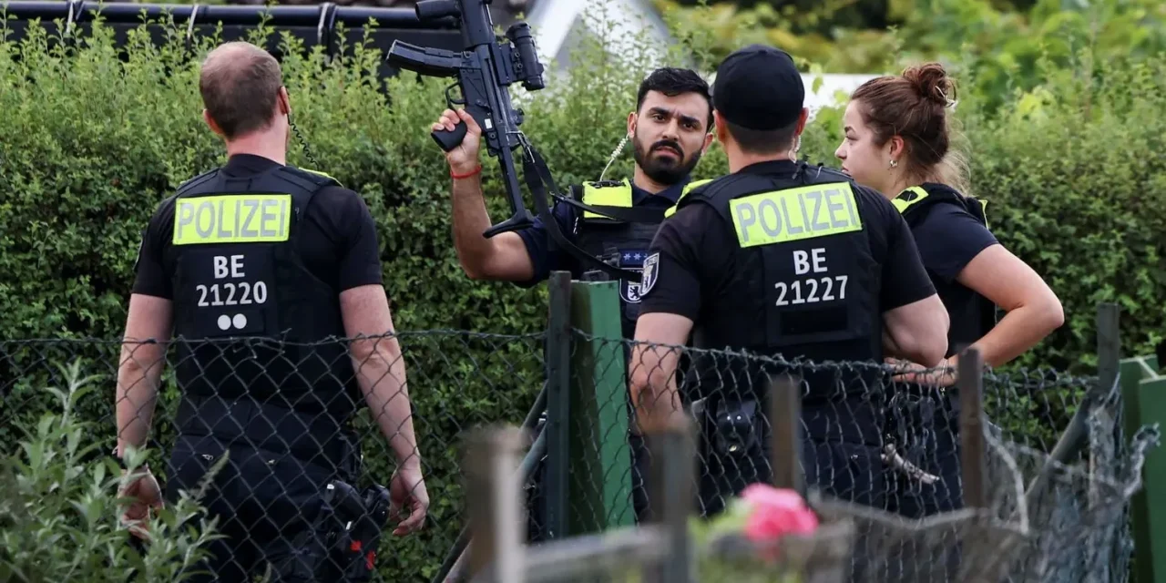 Attentato di Berlino, polemiche in Germania: l’attentatore era già noto alle autorità