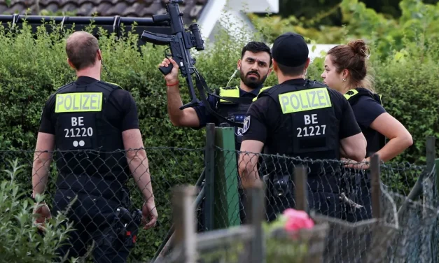 Attentato di Berlino, polemiche in Germania: l’attentatore era già noto alle autorità