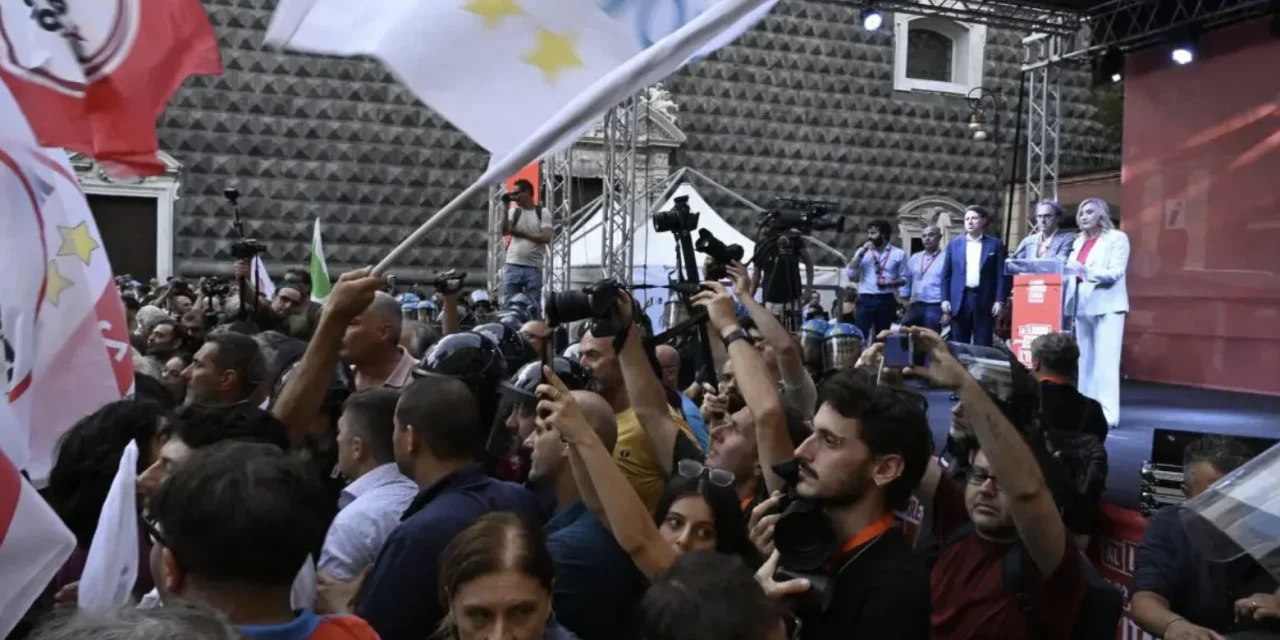 Il dissenso che interrompe e il Campo largo che non risponde